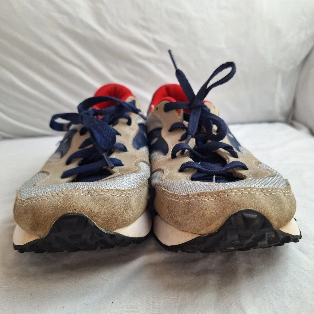 Saucony Essential Sneaker Women‎ Sz 8.5 Vintage Inspired Running Retro Classic